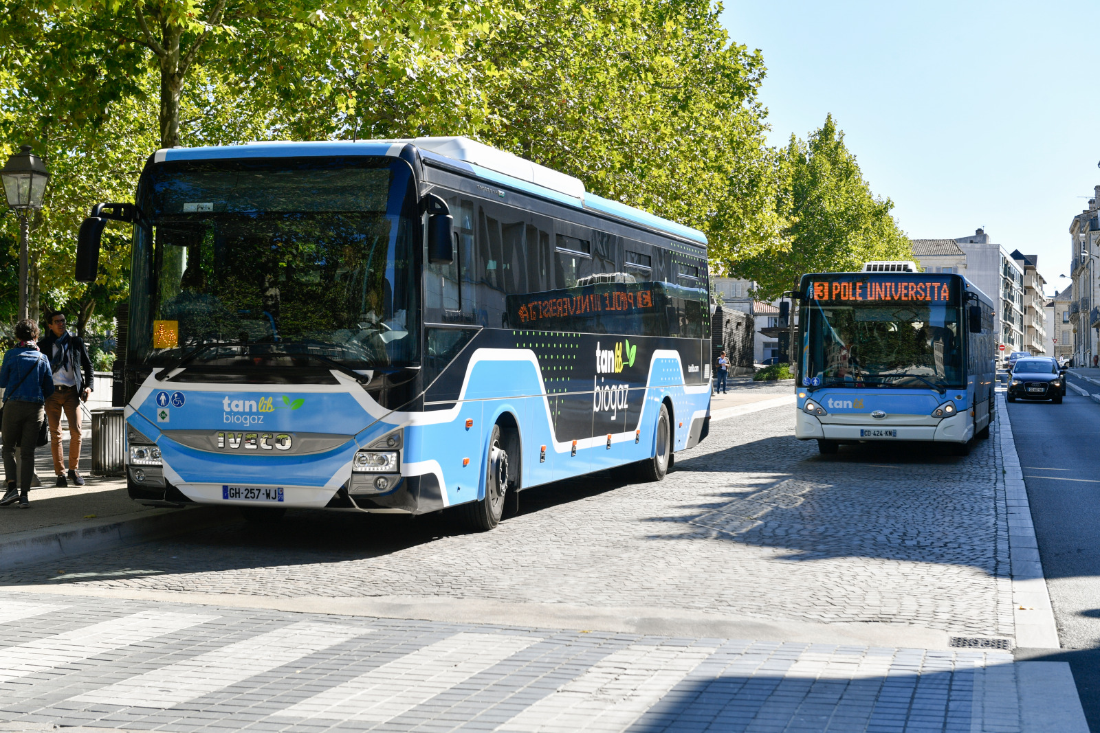 Presentation des Auto Car Biogaz et navettes et bus electrique TAN lib.